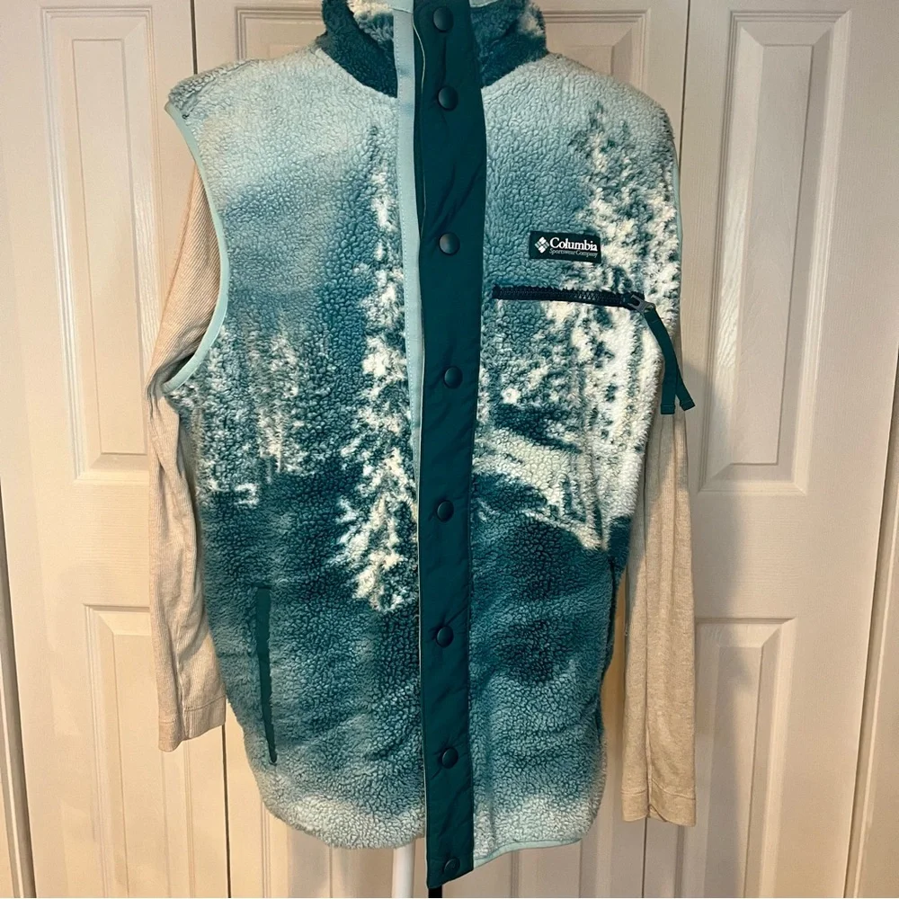 Columbia, Helvetia vest ski print blue button front Sherpa Size, M
